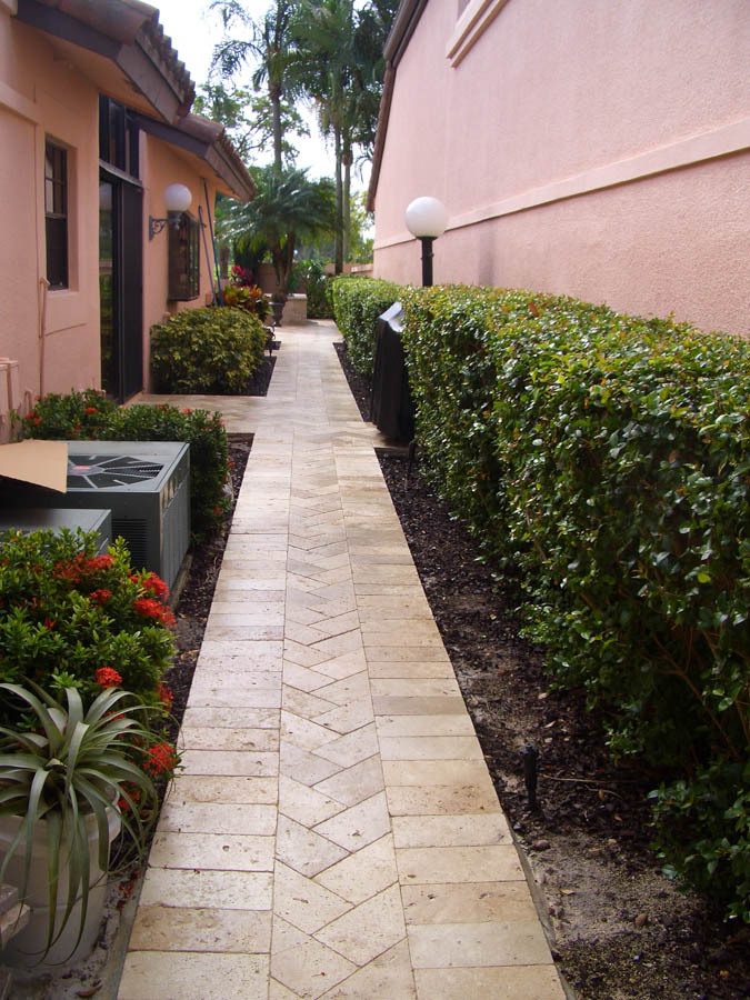 Travertine paver side-yard walkway